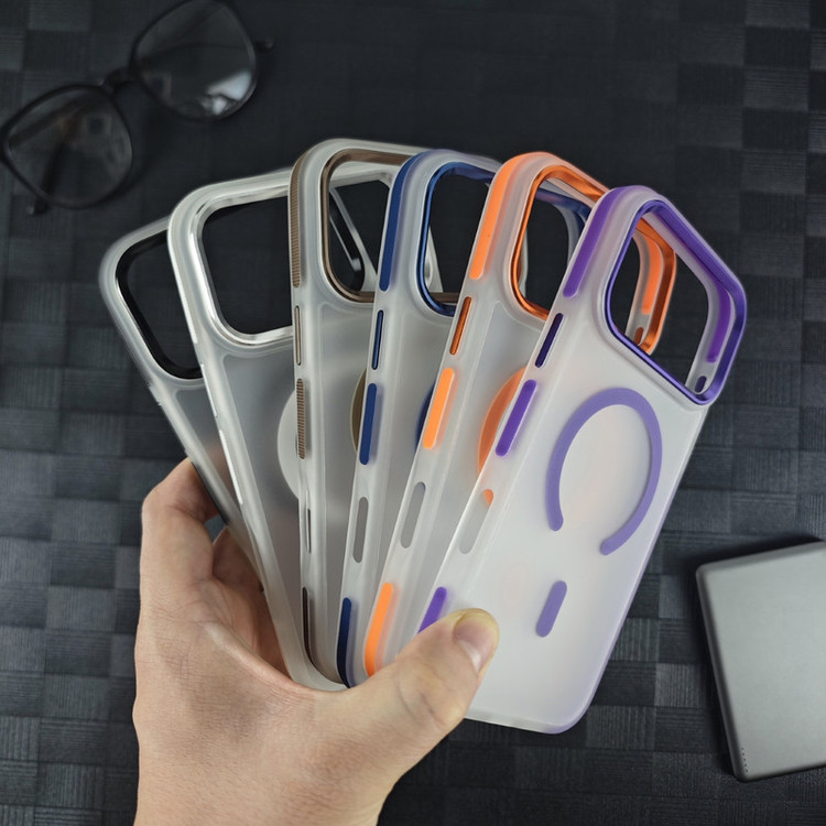 کاور اپیکوی مدل Skin-feel Matt Magnetic مناسب برای گوشی موبایل اپل iPhone 17 Pro Max