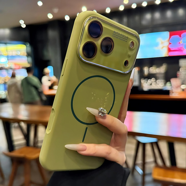 کاور مدل Zoya مناسب برای گوشی موبایل اپل iPhone 17 Pro Max