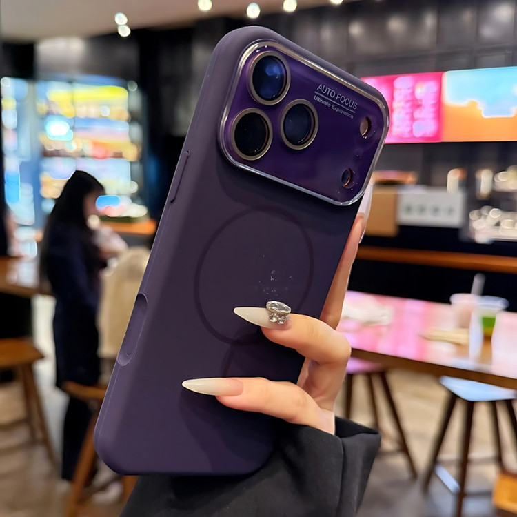کاور مدل Zoya مناسب برای گوشی موبایل اپل iPhone 17 Pro Max