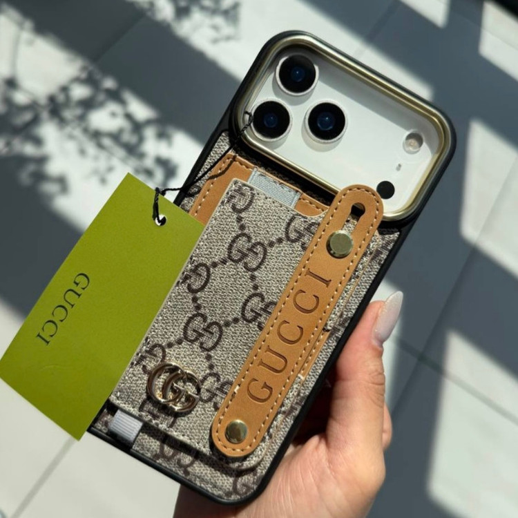 کاور «گوچی» (Gucci) مدل «LuxePocket» مناسب برای گوشی موبایل اپل «آیفون 16 پرو مکس» (iPhone 16 Pro maxs)