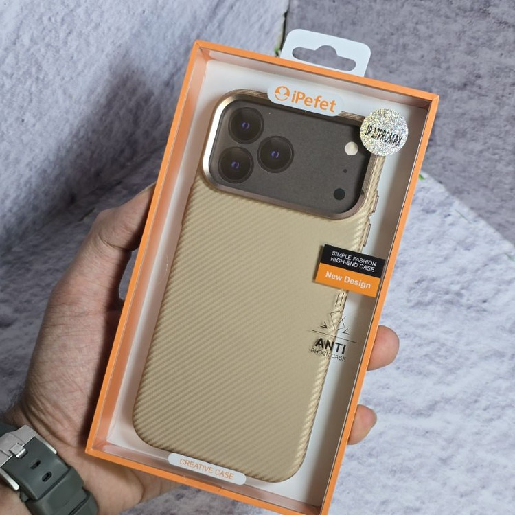 کاور آیپفت مدل Carbon magsafe مناسب برای گوشی موبایل اپل iPhone 17 pro max
