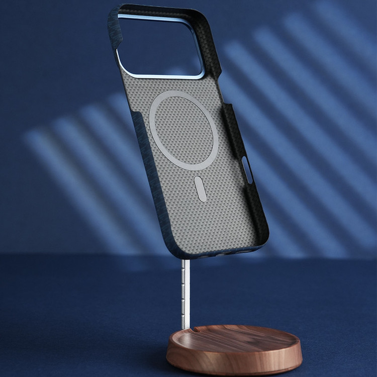 کاور اپیکوی مدل SlimCarbon Triangle Magnetic مناسب برای گوشی موبایل اپل iPhone 17 Pro Max