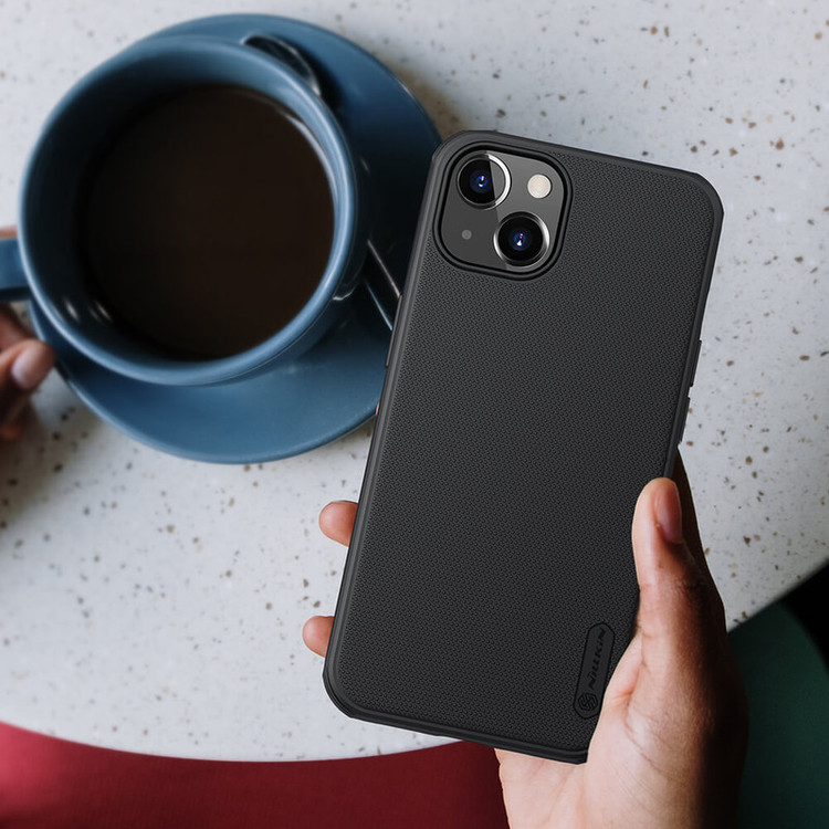 کاور نیلکین مدل Super Frosted Shield Pro مناسب برای گوشی موبایل اپل IPhone 13
