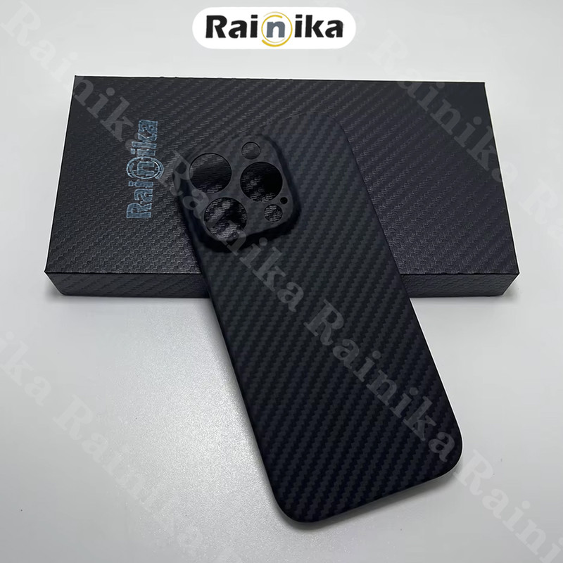 کاور رینیکا مدل Carbon Fiber مناسب برای گوشی موبایل اپل Iphone 16 Pro Max