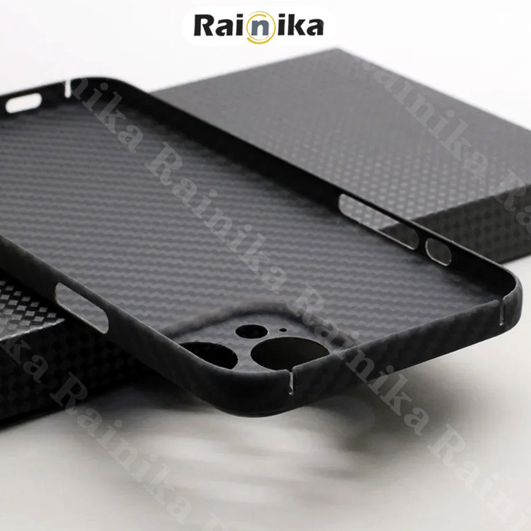 کاور رینیکا مدل Carbon Fiber مناسب برای گوشی موبایل اپل Iphone 16 Pro Max