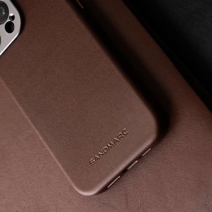 کاور سندمارک مدل Pro Leather مناسب برای گوشی موبایل اپل iPhone 15 Pro Max