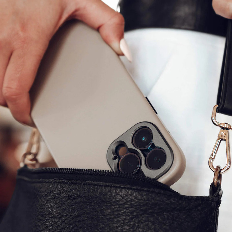 کاور سندمارک مدل Pro Leather مناسب برای گوشی موبایل اپل iPhone 15 Pro Max