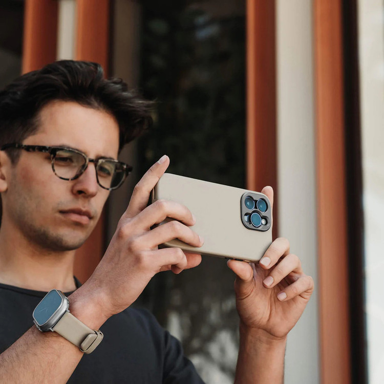 کاور سندمارک مدل Pro Leather مناسب برای گوشی موبایل اپل iPhone 15 Pro Max