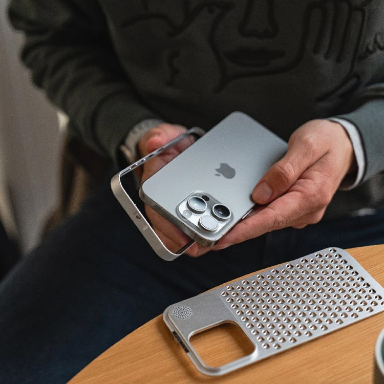 کاور مدل سوپر المینیوم کد 34 مناسب برای گوشی موبایل اپل IPHONE 13 PRO