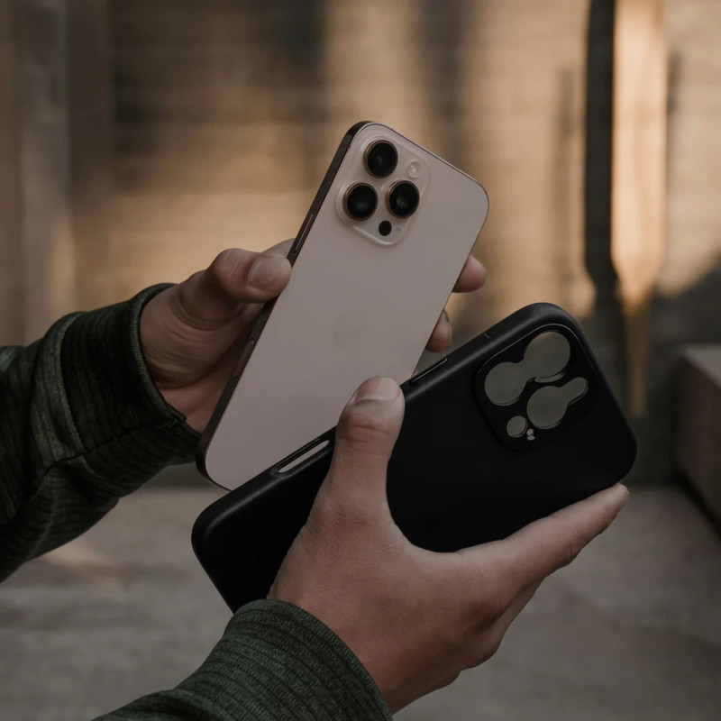 کاور سندمارک مدل Pro Leather مناسب برای گوشی موبایل اپل iPhone 16 Pro