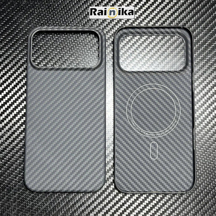 کاور رینیکا مدل Carbon Fiber مناسب برای گوشی موبایل اپل Iphone 17 Pro Max